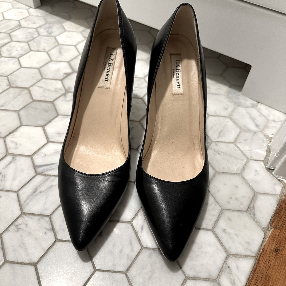 LK Bennett Foret Pointed Toe Pump in Black leather in Great condition.